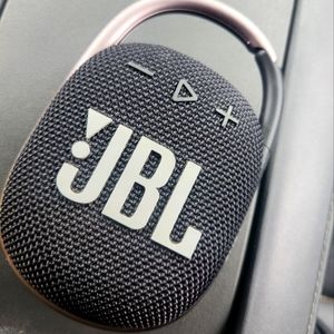 JBL Clip 4 - Ultra-portable Waterproof Bluetooth® Speaker